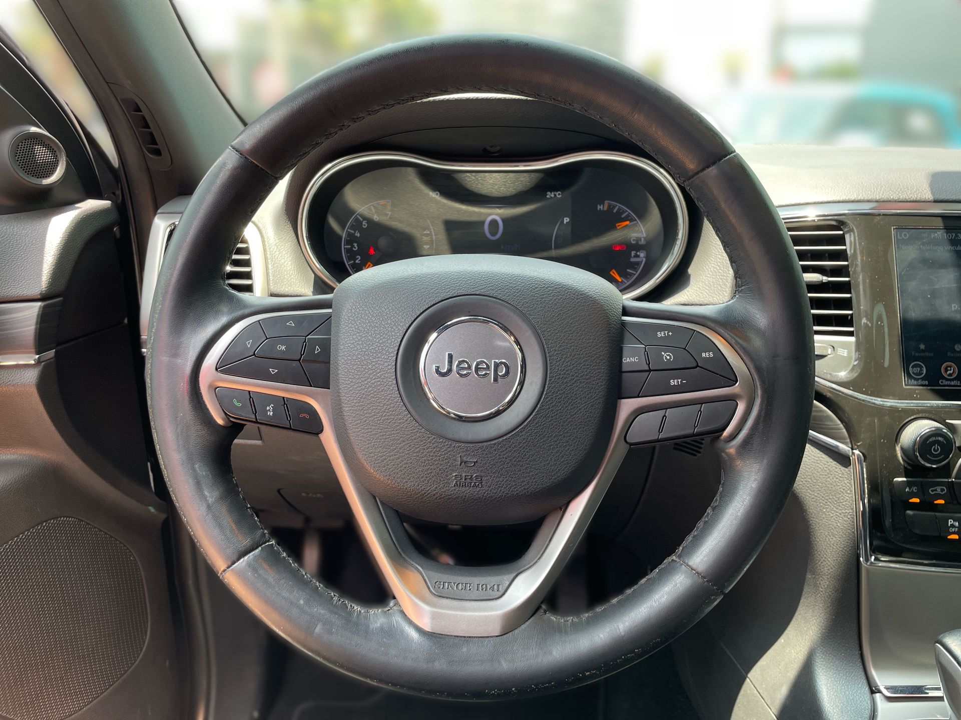 2021 Jeep GRAND CHEROKEE LIMITED LUJO V6