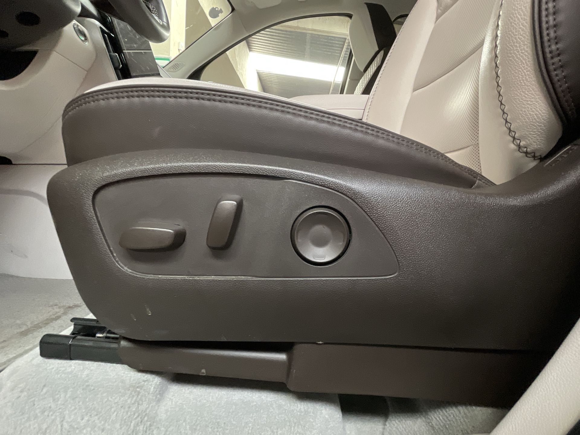 2024 GMC ACADIA DENALI G