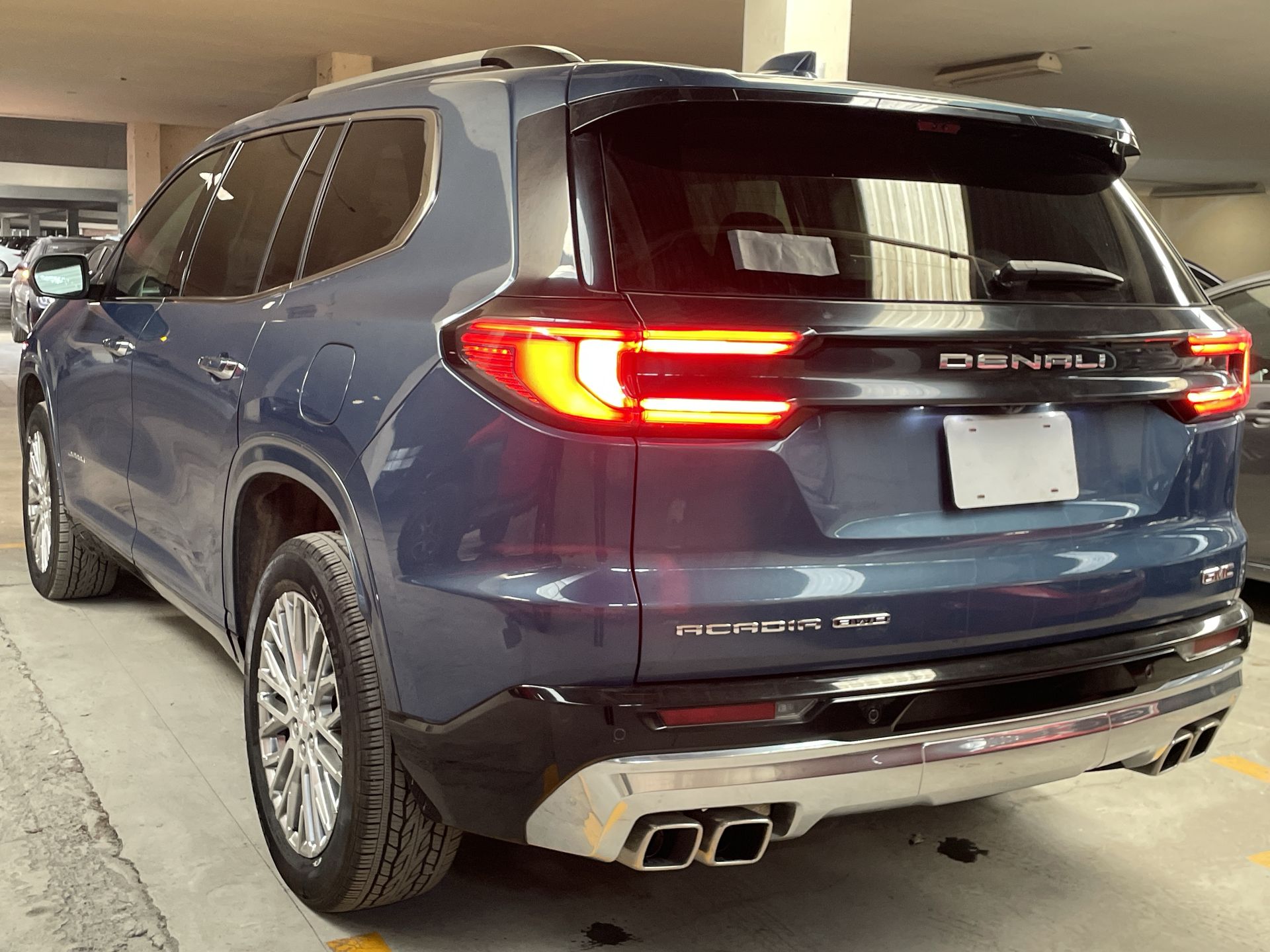 2024 GMC ACADIA DENALI G