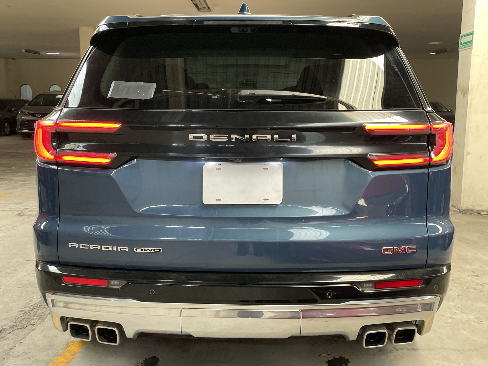 2024 GMC ACADIA DENALI G