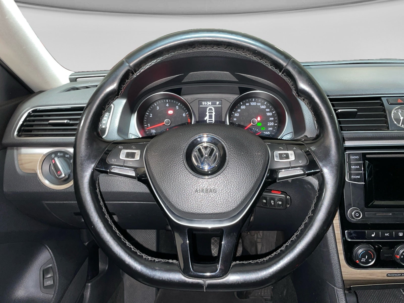 2017 Volkswagen PASSAT PASSAT SPORTLINE
