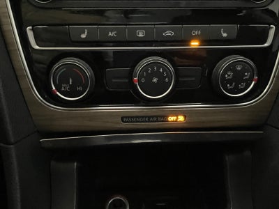 2017 Volkswagen PASSAT PASSAT SPORTLINE