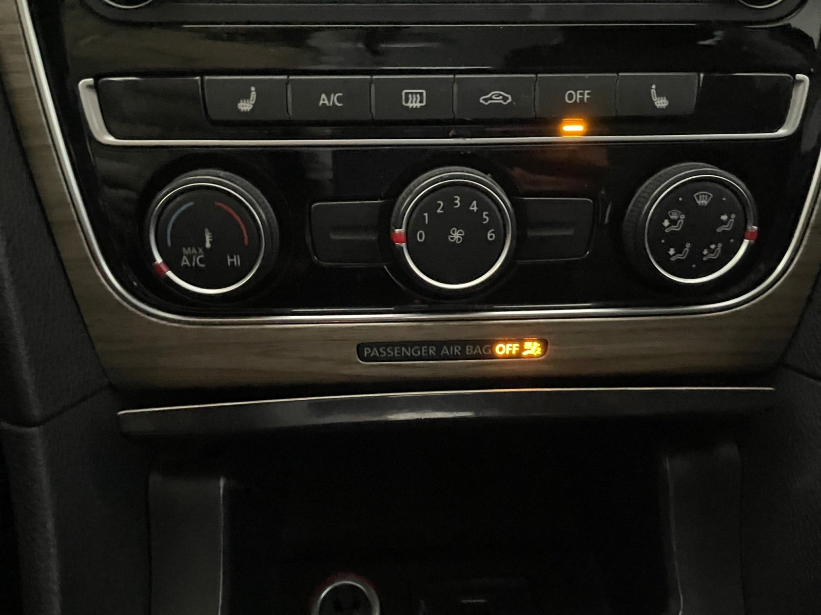 2017 Volkswagen PASSAT PASSAT SPORTLINE