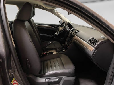 2017 Volkswagen PASSAT PASSAT SPORTLINE