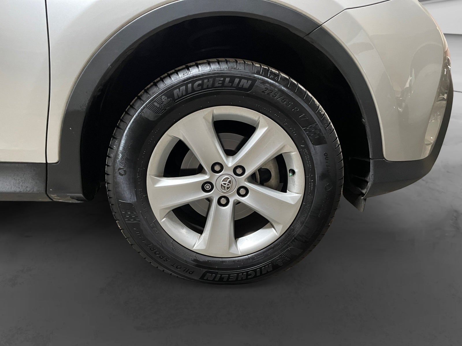 2013 Toyota RAV4 RAV4 XLE 4X2