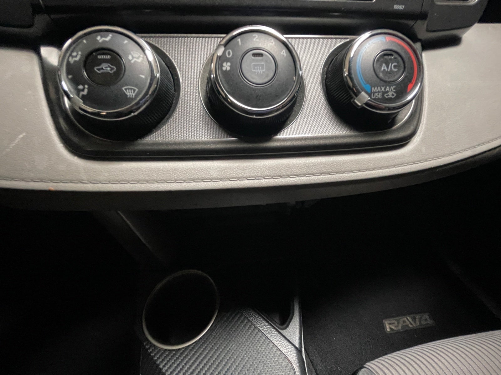 2015 Toyota RAV4 RAV4 4X2 LE BASE