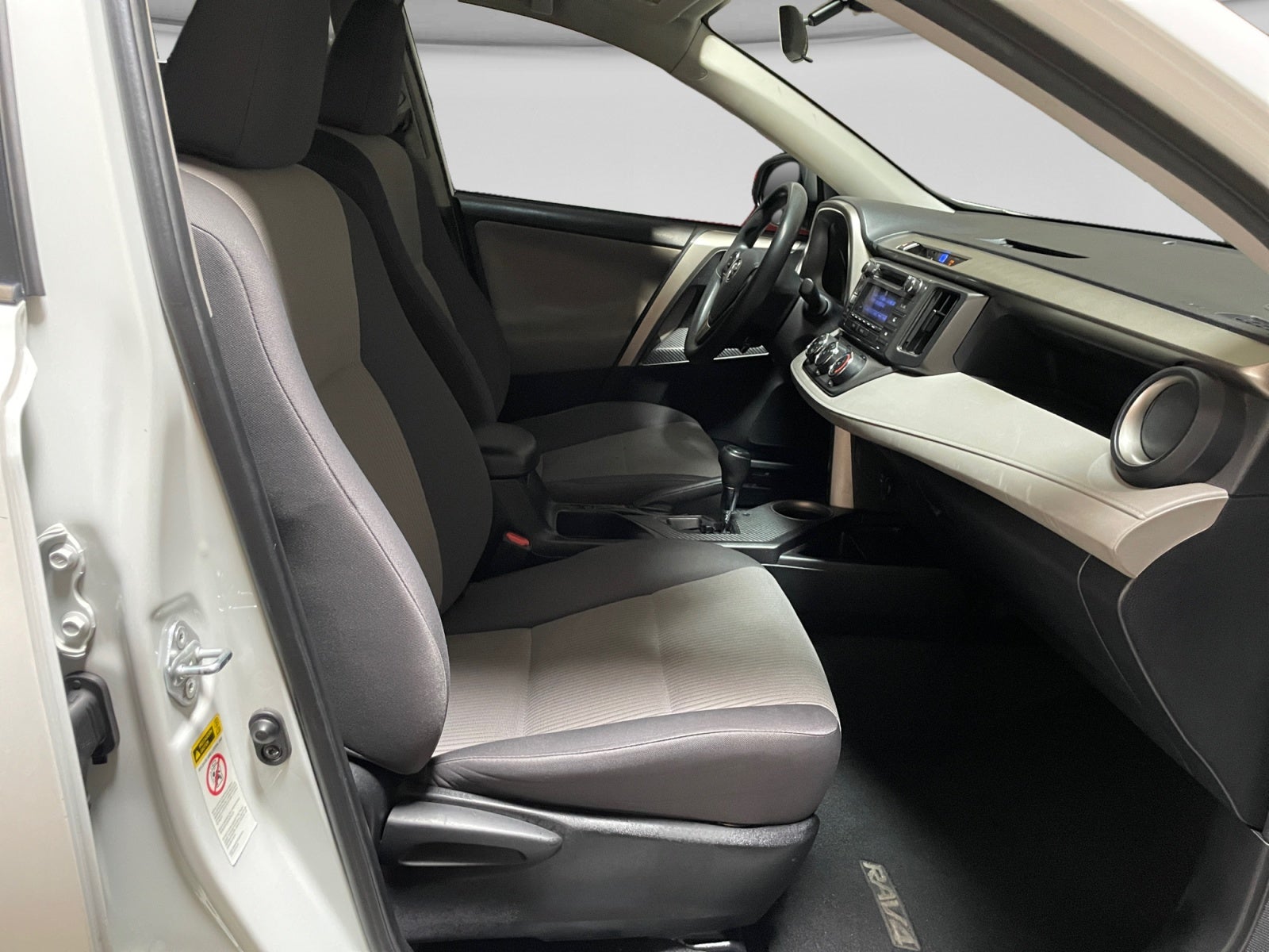 2015 Toyota RAV4 RAV4 4X2 LE BASE