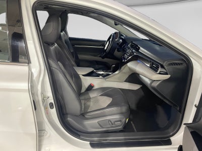 2019 Toyota CAMRY XLE