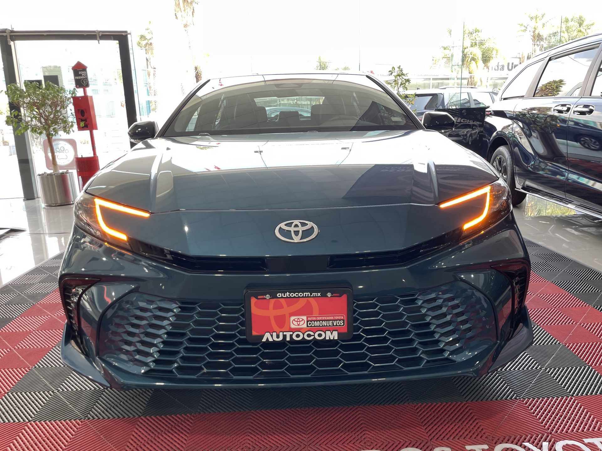 2025 Toyota CAMRY XSE BI-TONE HEV