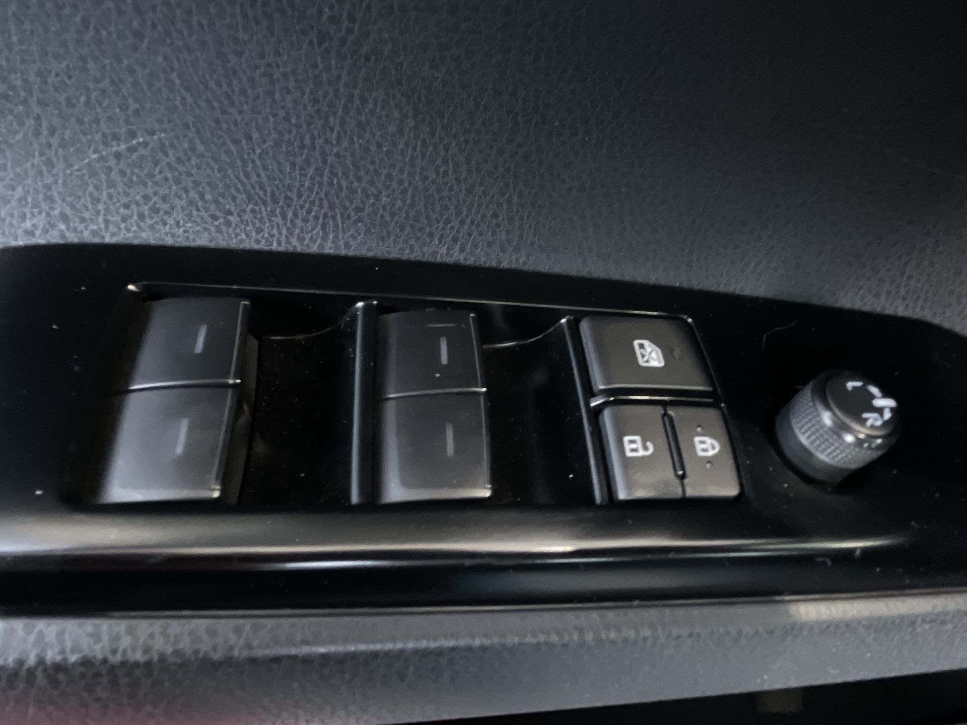 2025 Toyota CAMRY XSE BI-TONE HEV