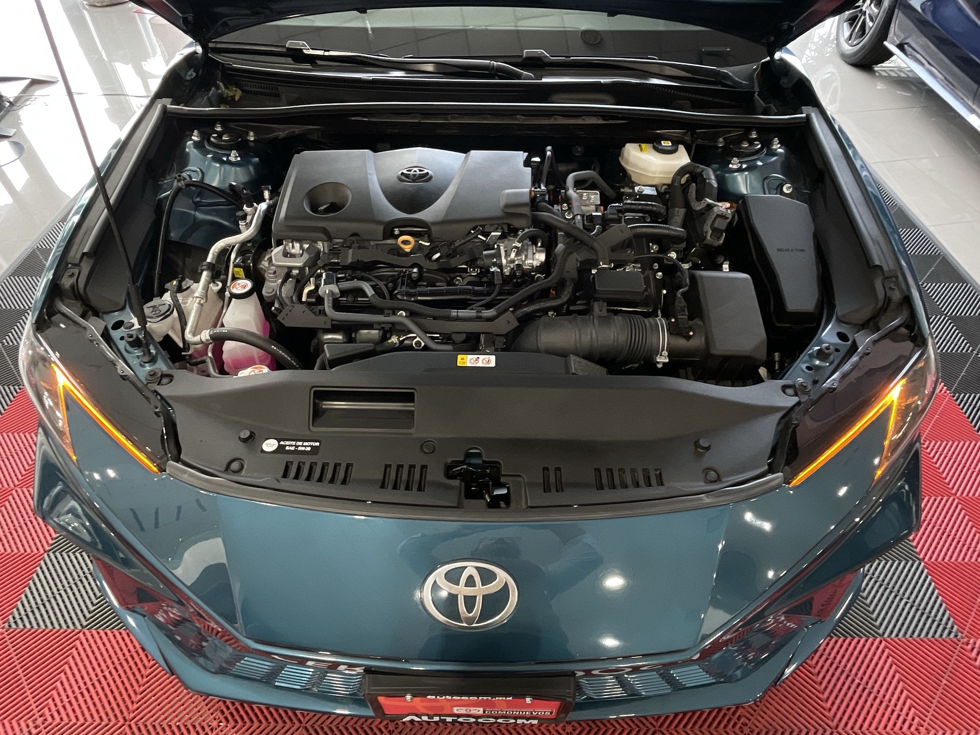 2025 Toyota CAMRY XSE BI-TONE HEV