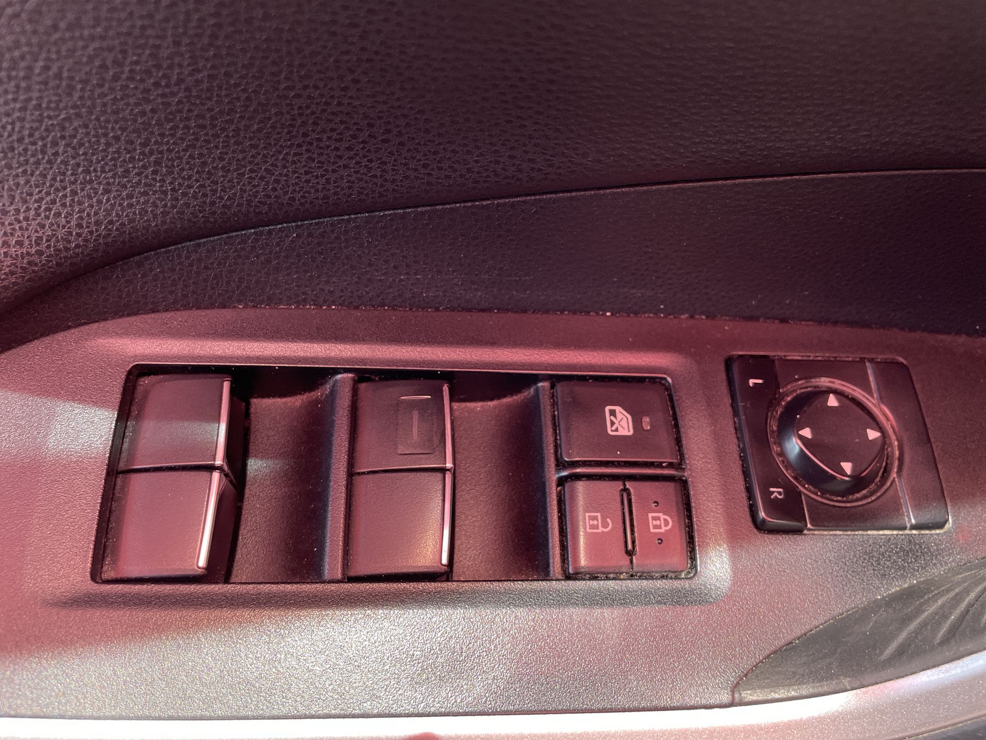 2021 Toyota RAV4 LIMITED HV