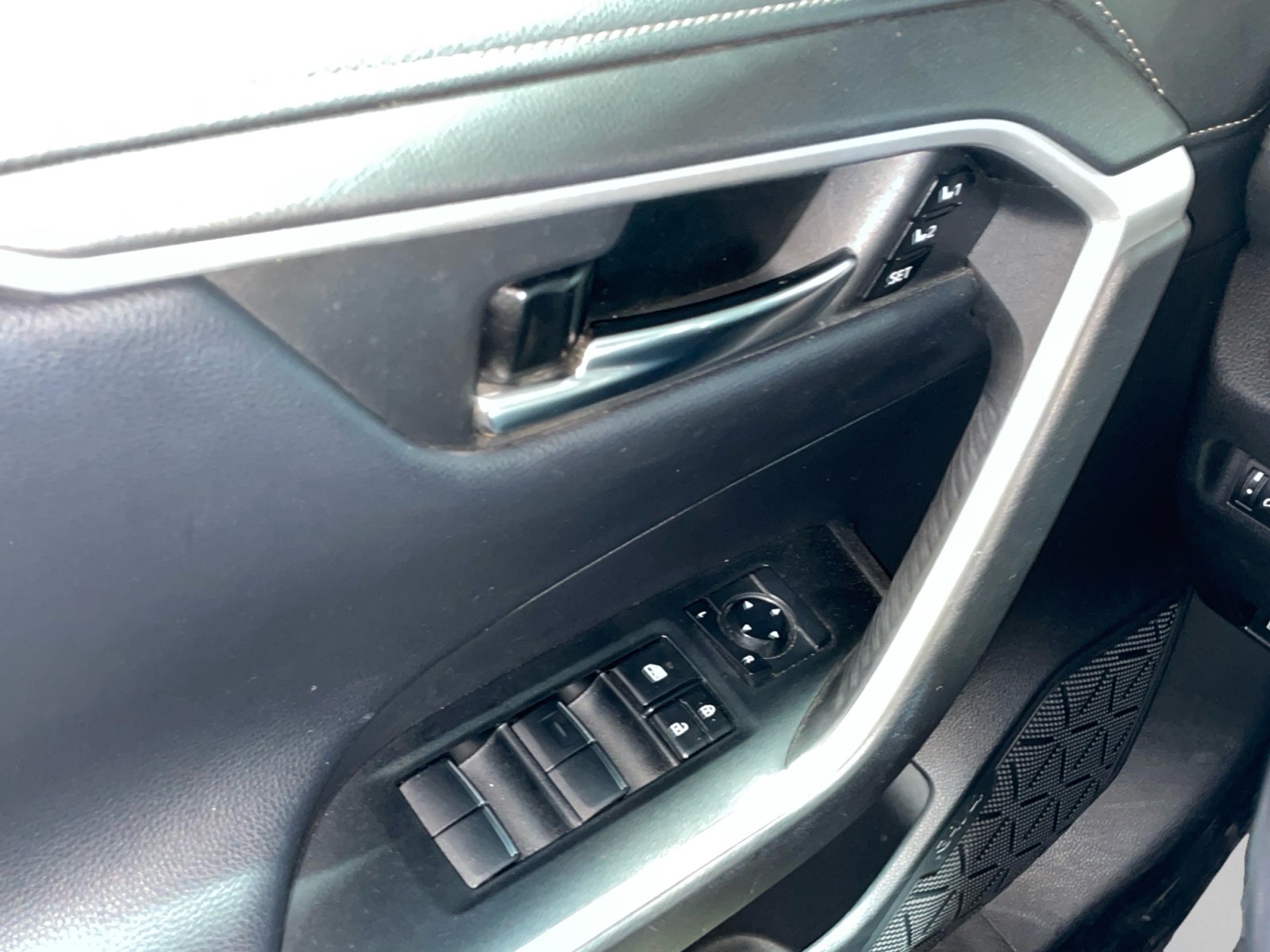 2021 Toyota RAV4 LIMITED HV
