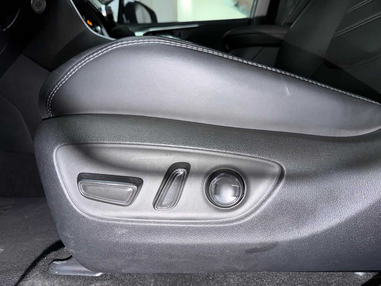 2023 Toyota RAV4 LIMITED HV