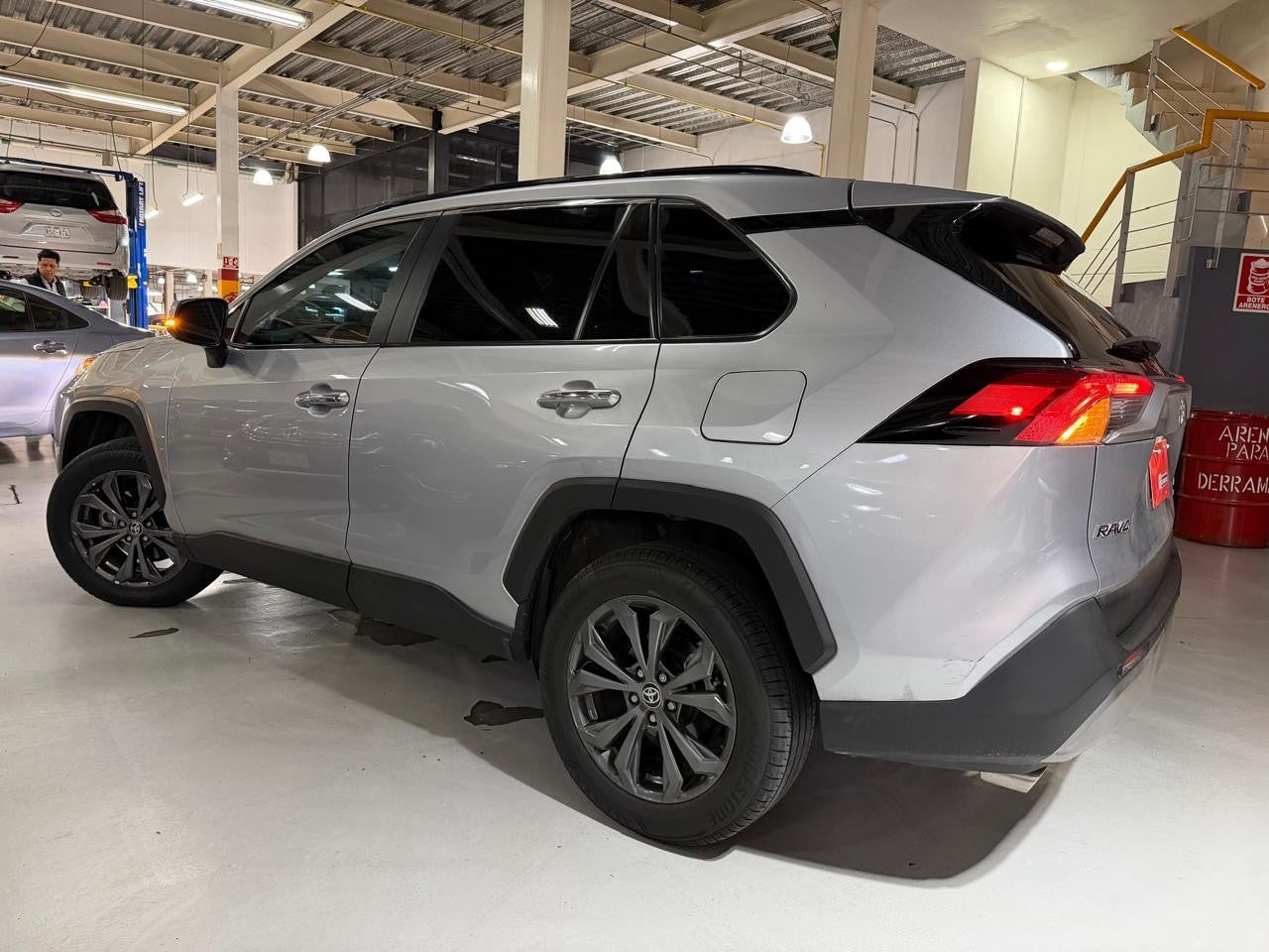 2023 Toyota RAV4 LIMITED HV