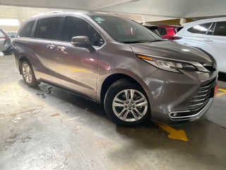 2022 Toyota SIENNA LIMITED