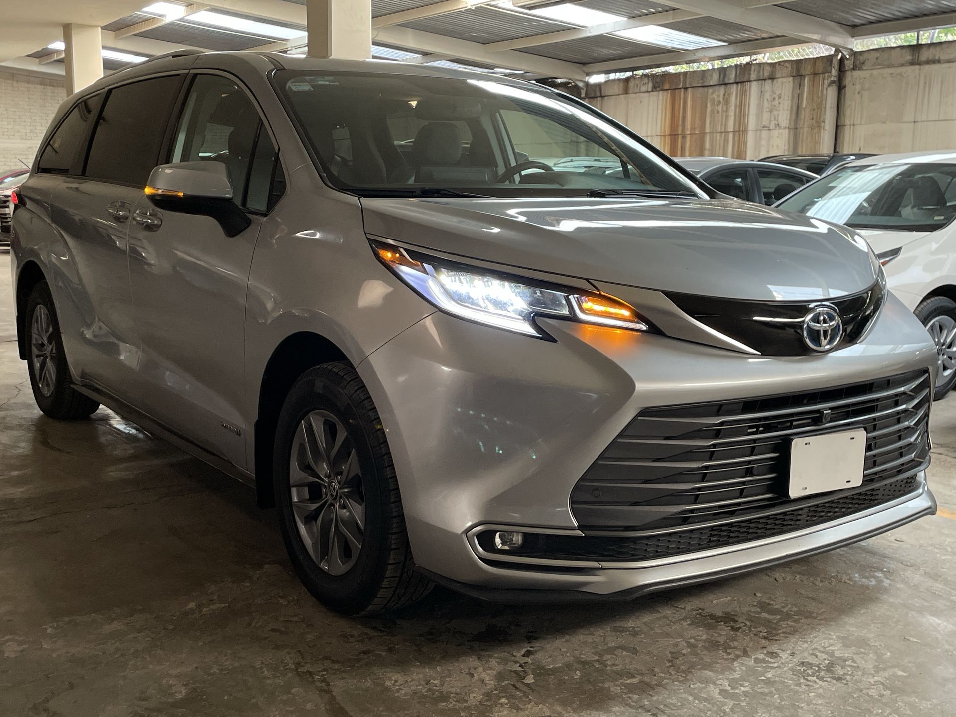 2021 Toyota SIENNA LIMITED