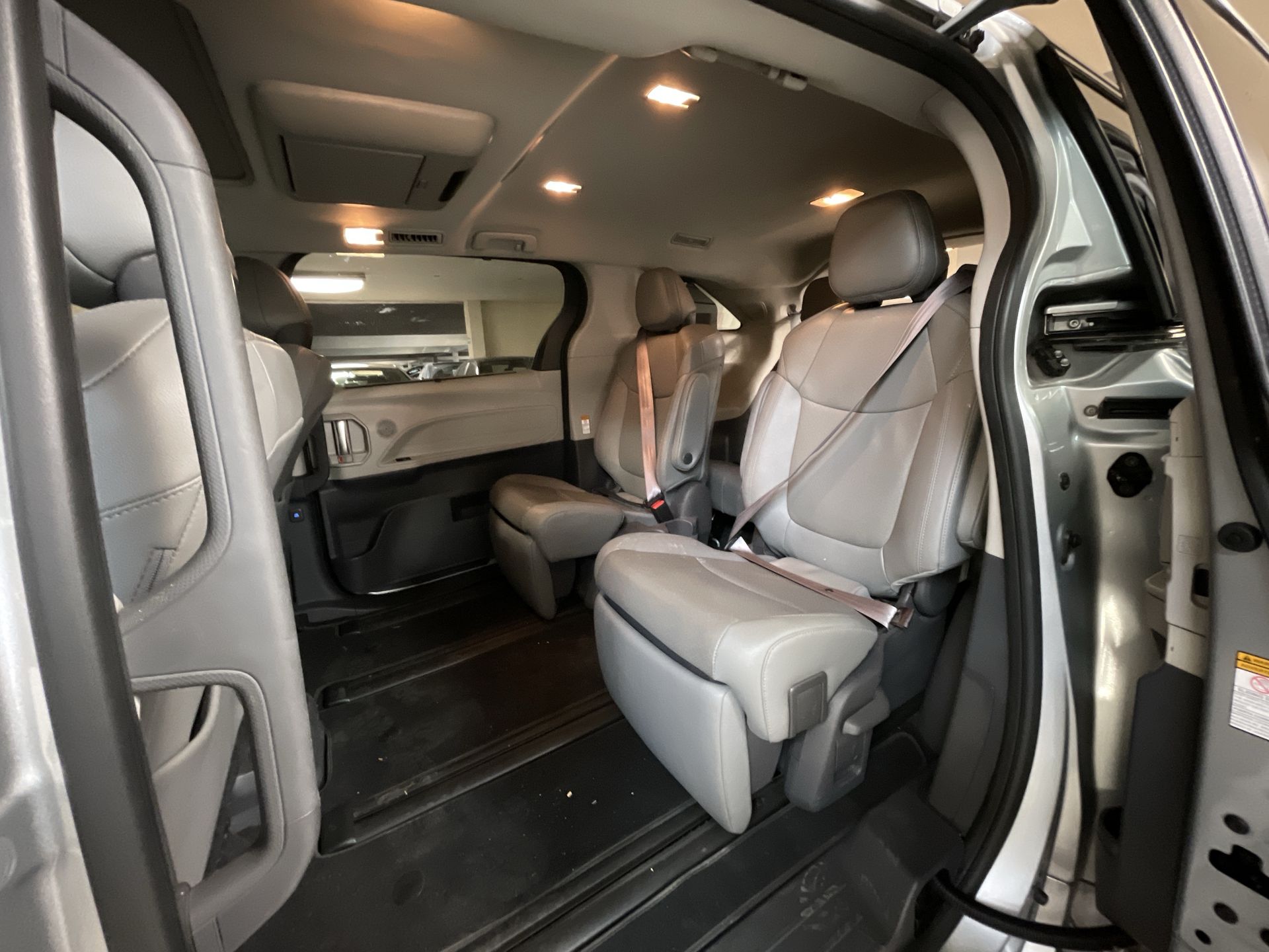 2021 Toyota SIENNA LIMITED