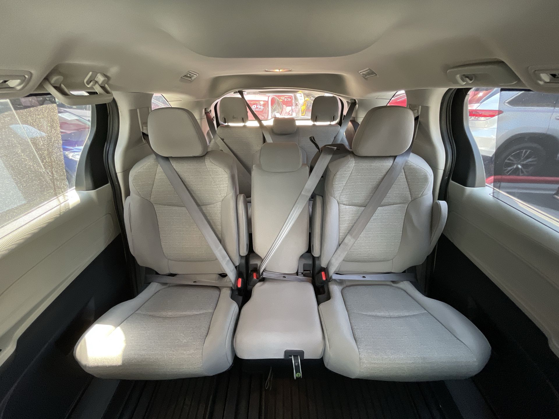 2022 Toyota SIENNA LE