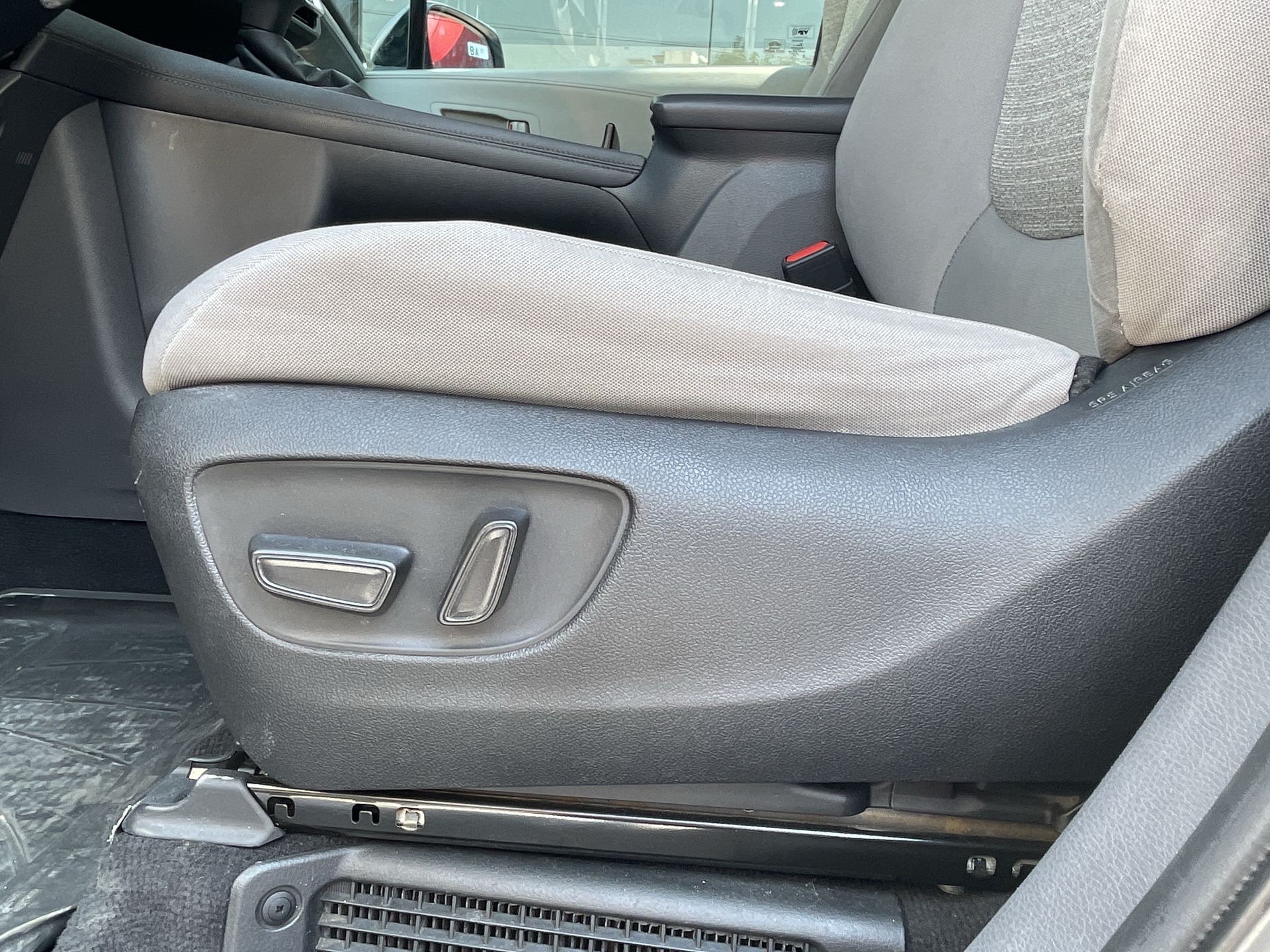 2022 Toyota SIENNA LE