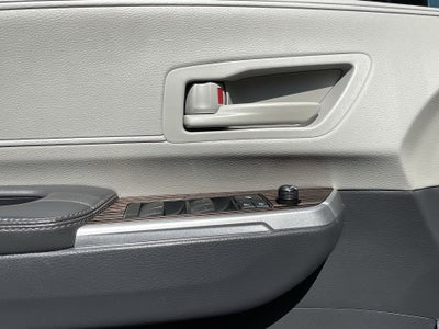 2022 Toyota SIENNA LE