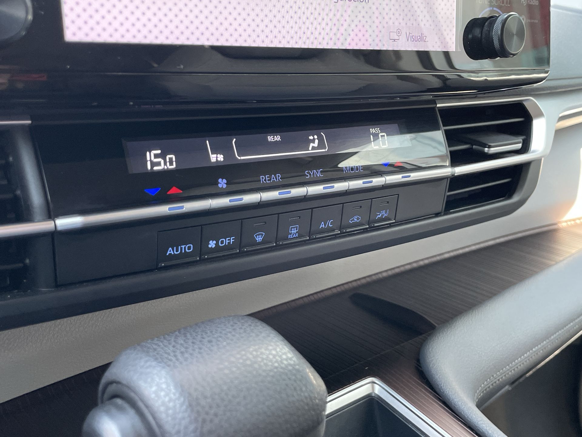 2022 Toyota SIENNA LE