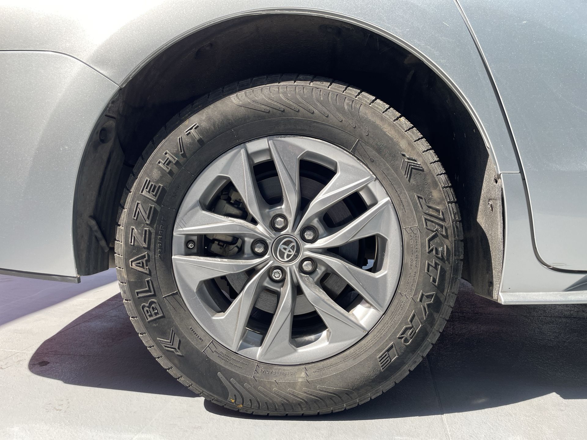 2022 Toyota SIENNA LE