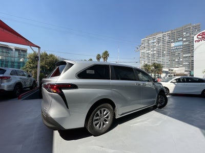 2022 Toyota SIENNA LE