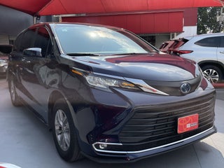 2022 Toyota SIENNA XLE