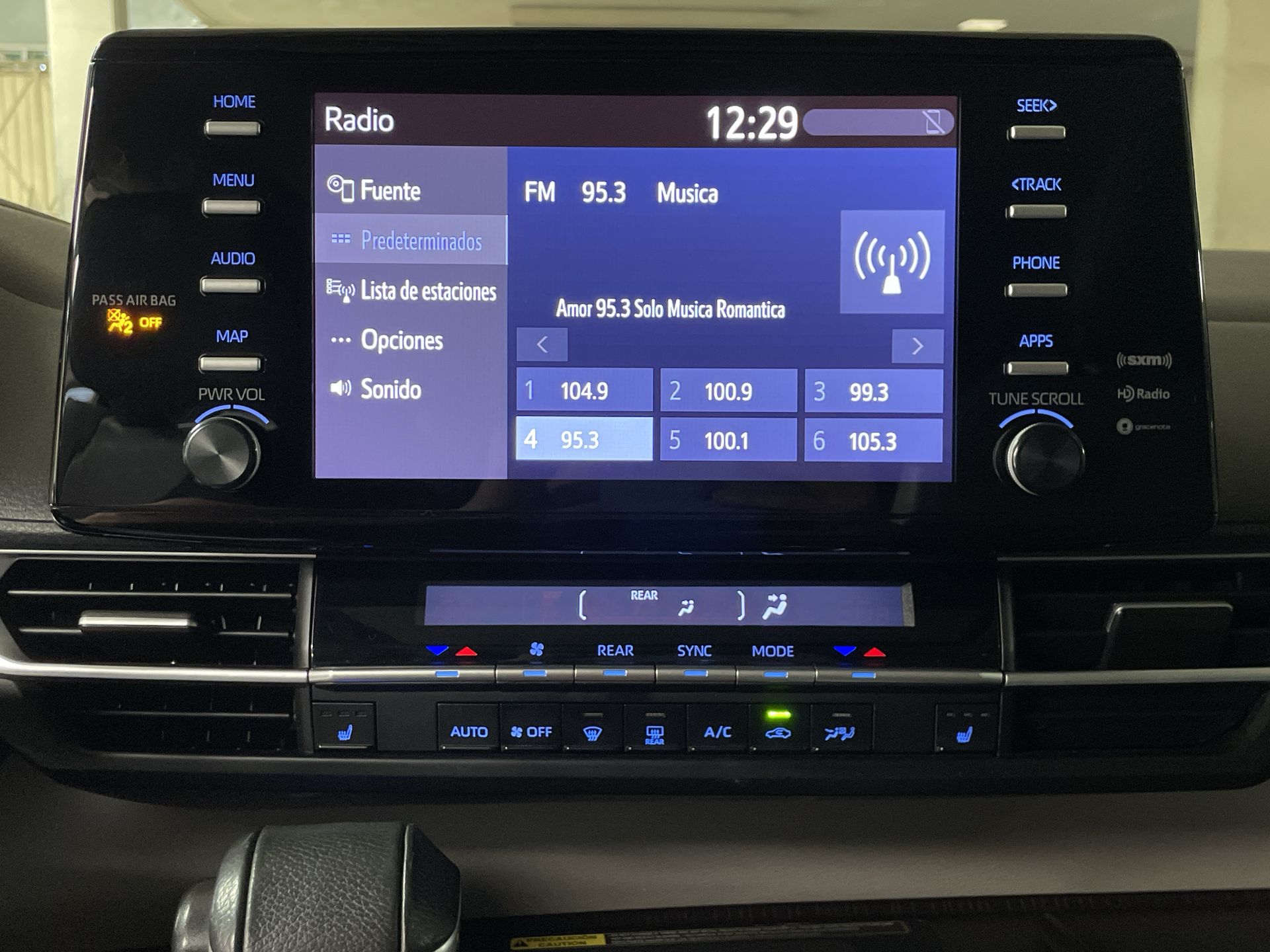 2021 Toyota SIENNA XLE PIEL