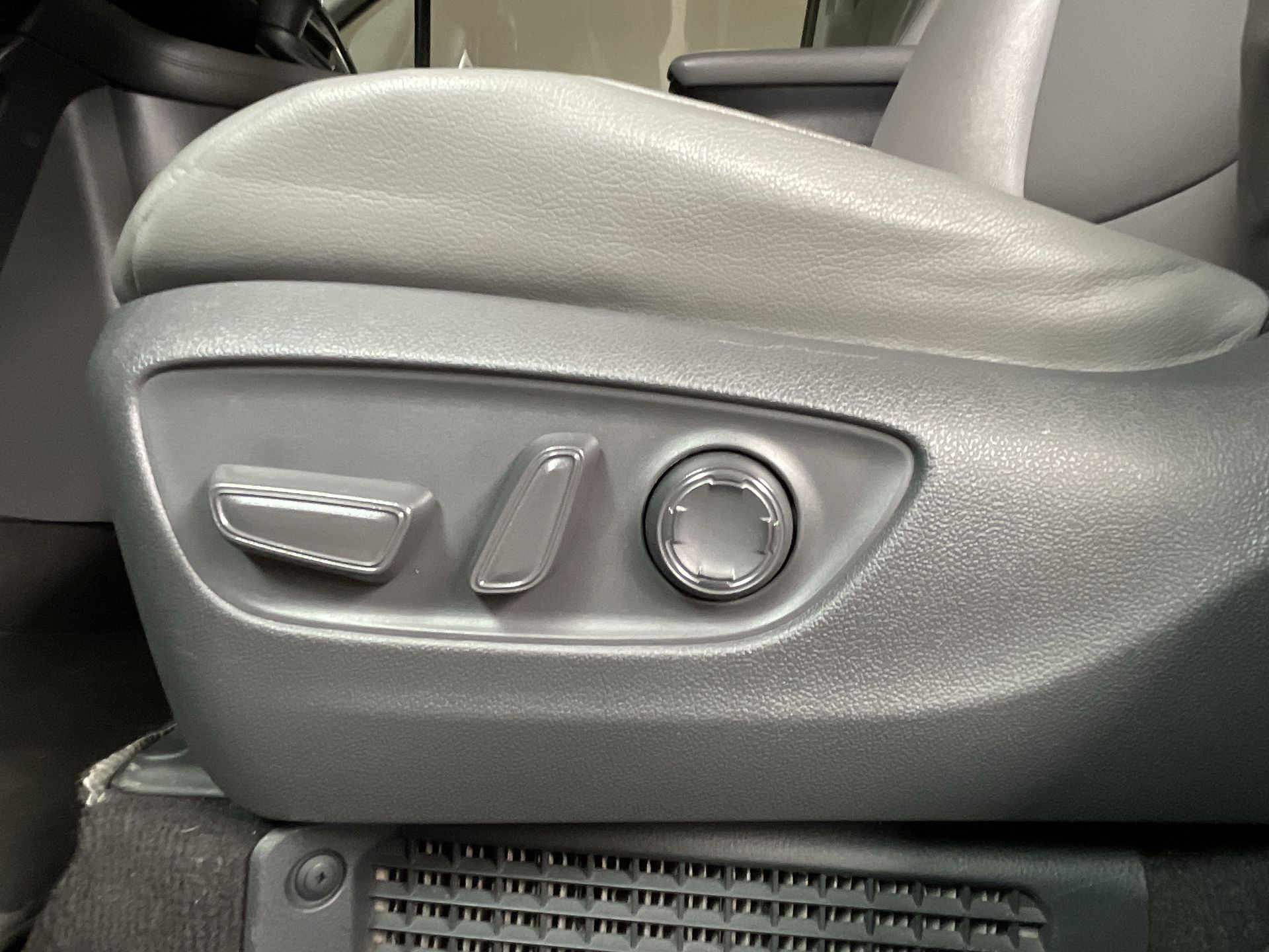 2021 Toyota SIENNA XLE PIEL