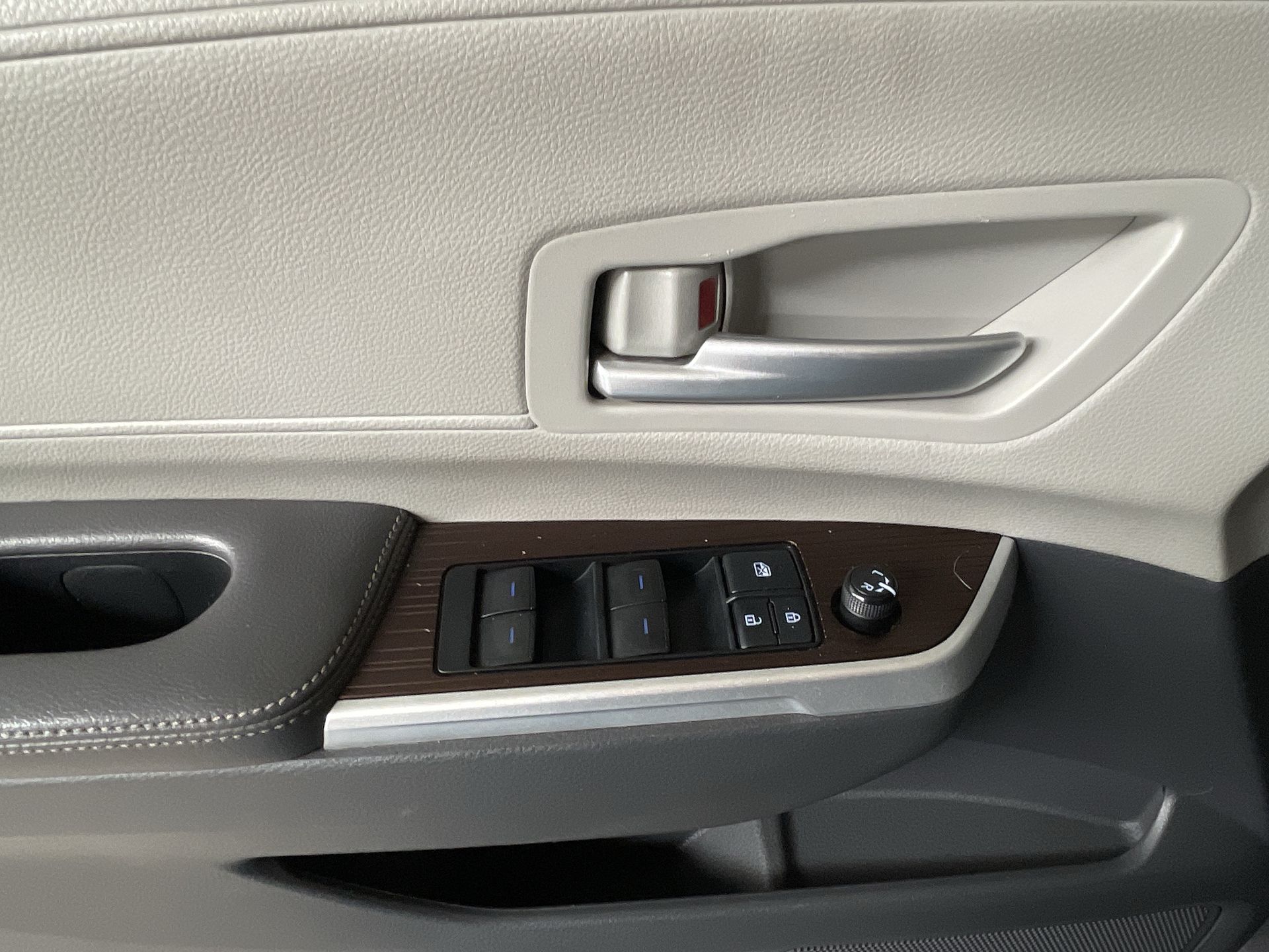 2021 Toyota SIENNA XLE PIEL