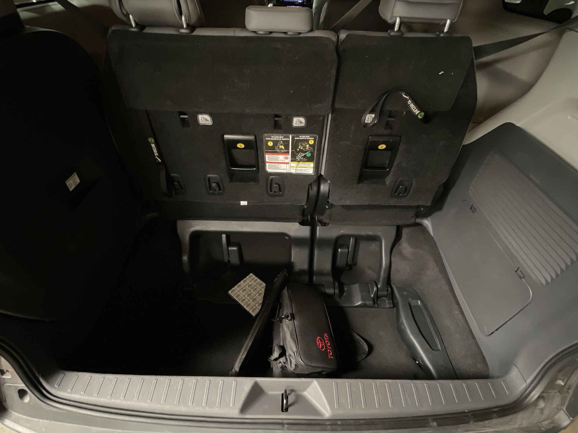 2021 Toyota SIENNA XLE PIEL