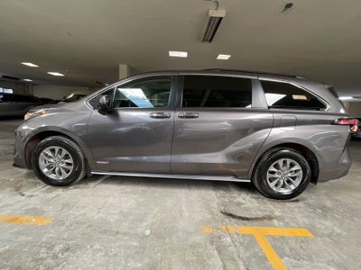 2021 Toyota SIENNA XLE PIEL