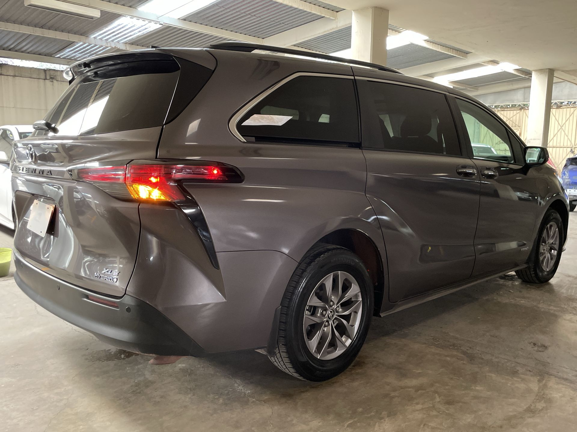 2021 Toyota SIENNA XLE PIEL