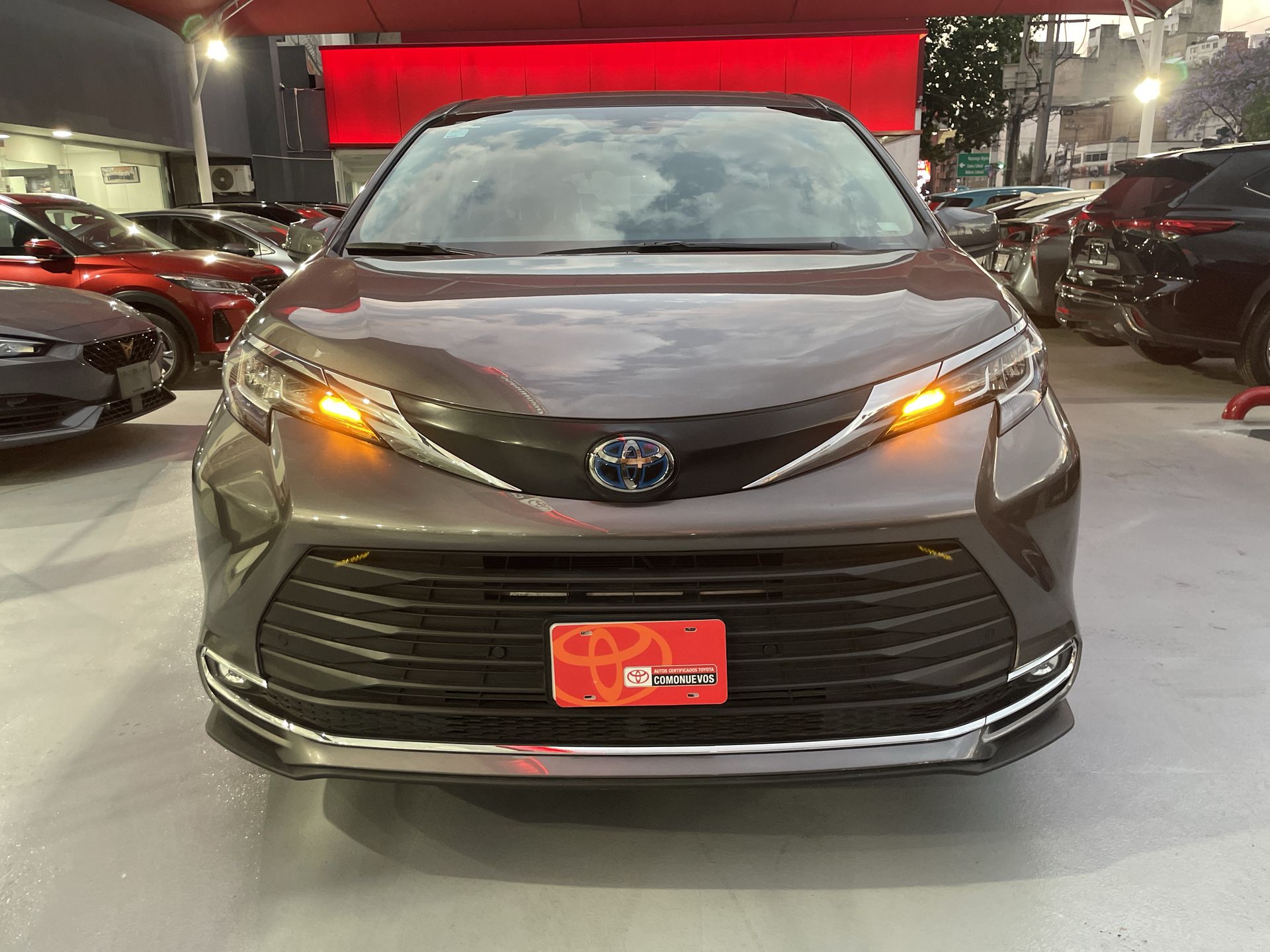 2022 Toyota SIENNA XLE PIEL