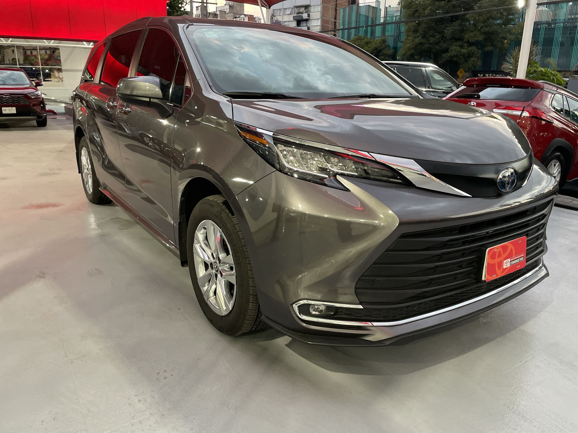 2022 Toyota SIENNA XLE PIEL