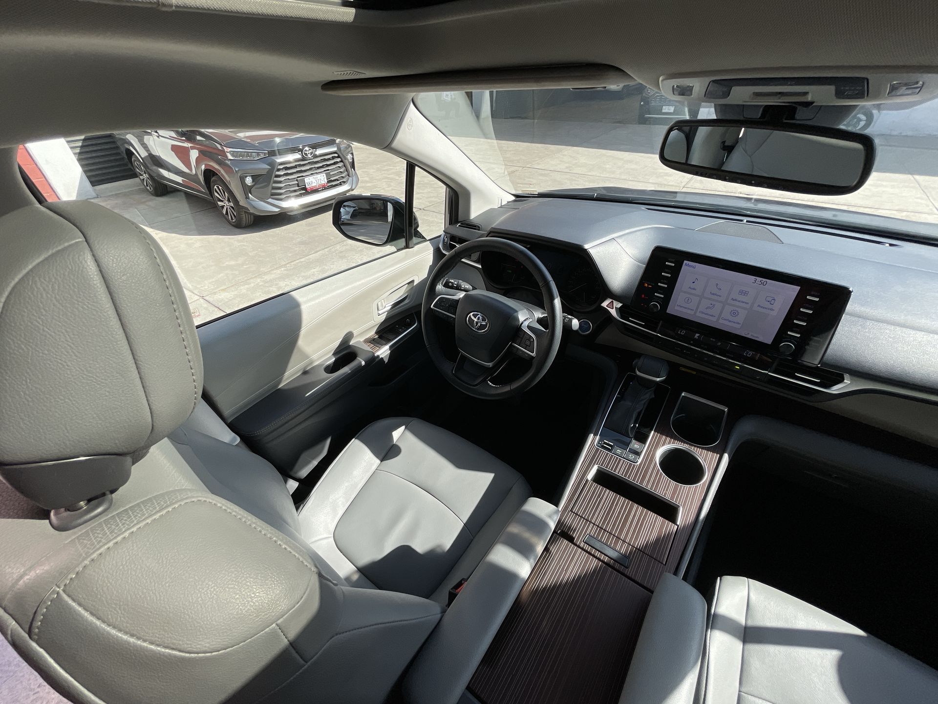 2022 Toyota SIENNA XLE PIEL