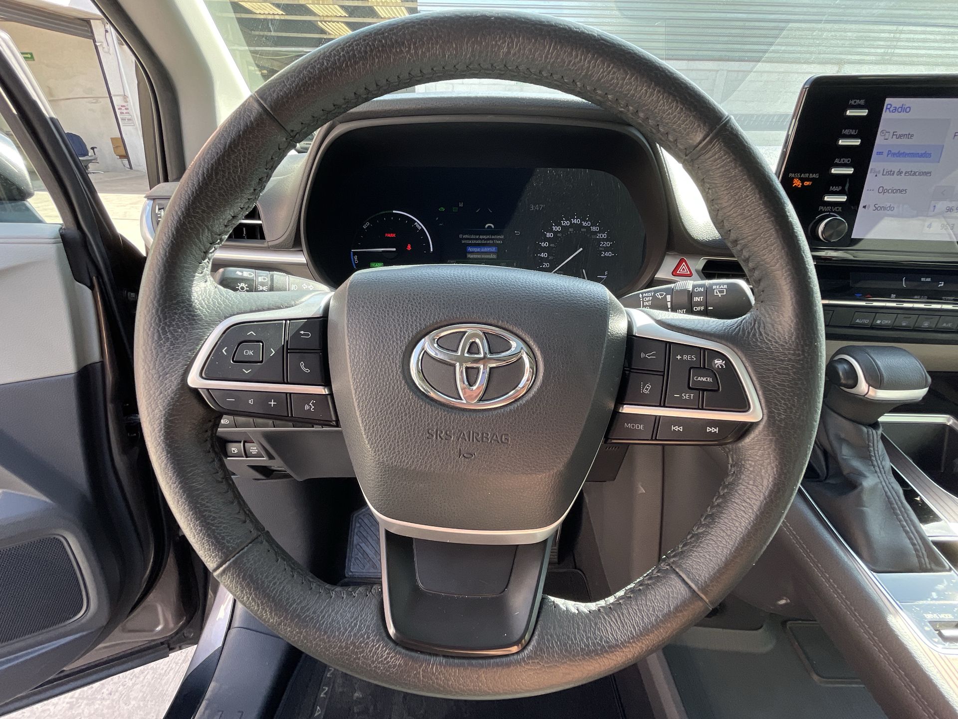 2022 Toyota SIENNA XLE PIEL