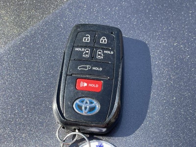 2022 Toyota SIENNA XLE PIEL