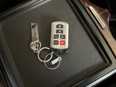 2018 Toyota SIENNA LIMITED