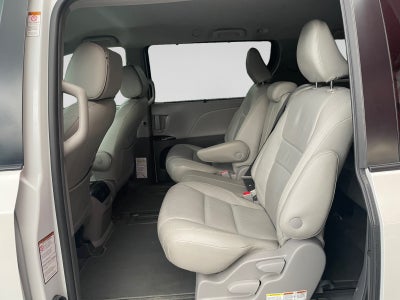 2019 Toyota SIENNA XLE