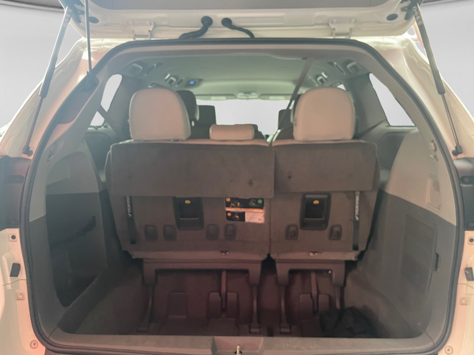 2019 Toyota SIENNA XLE