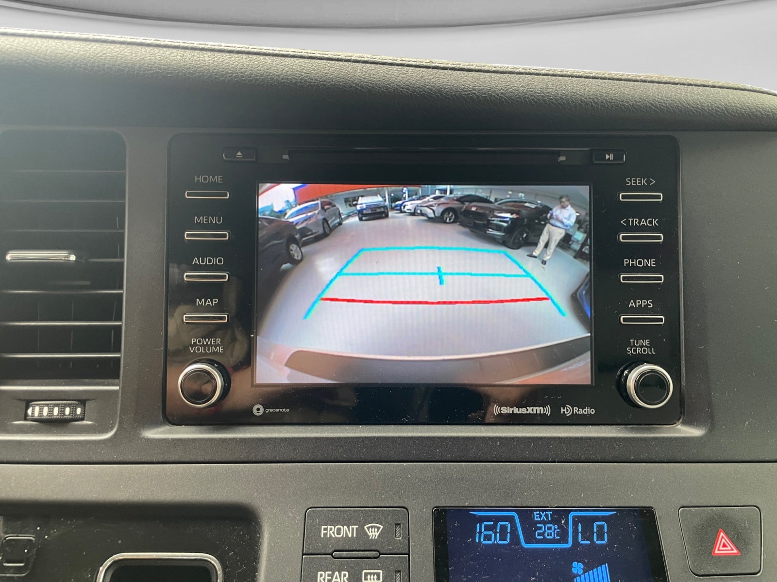 2019 Toyota SIENNA XLE