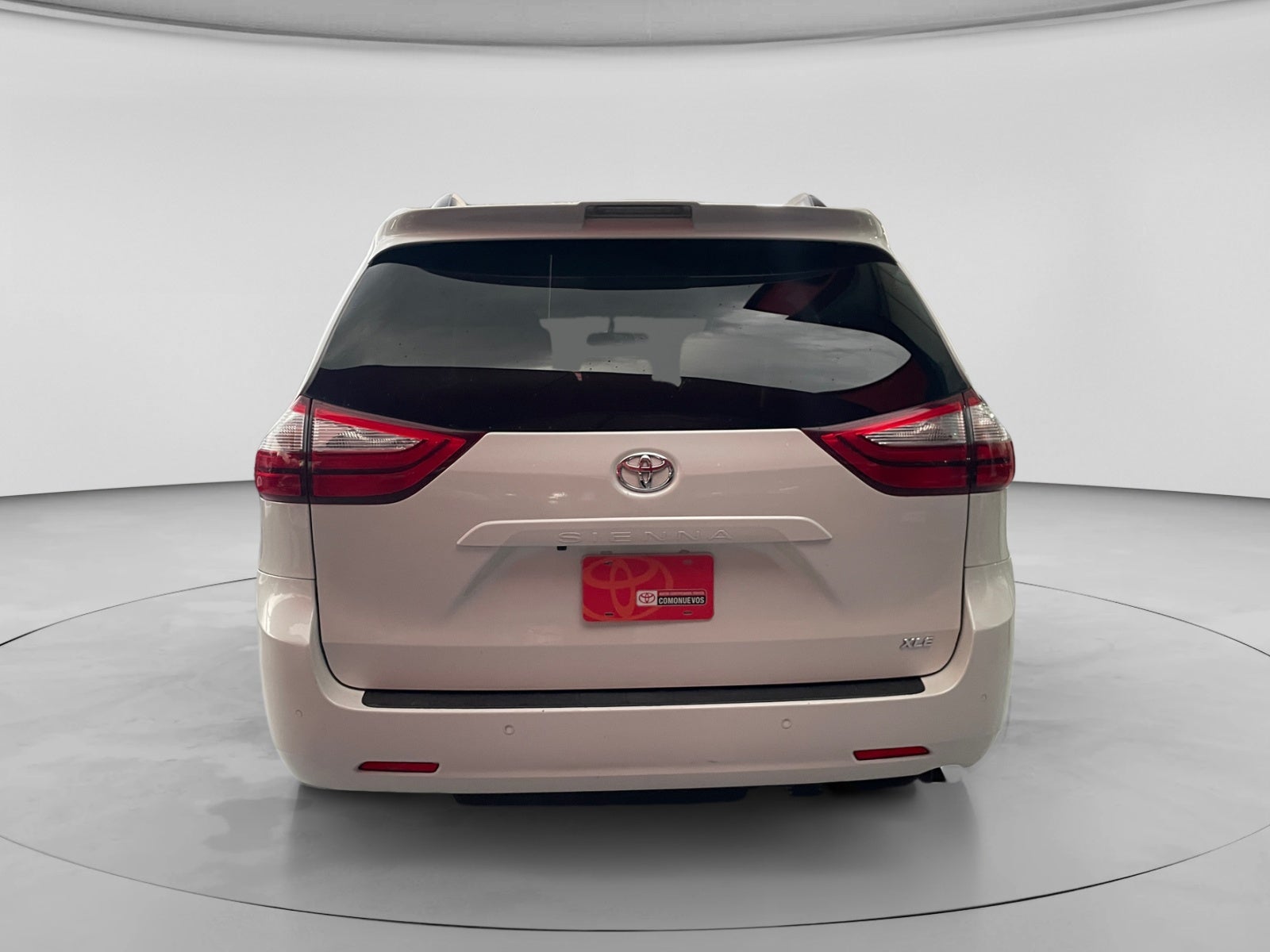 2019 Toyota SIENNA XLE