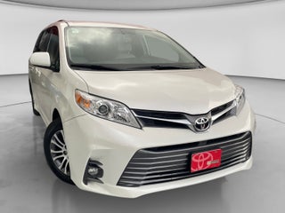 2019 Toyota SIENNA XLE