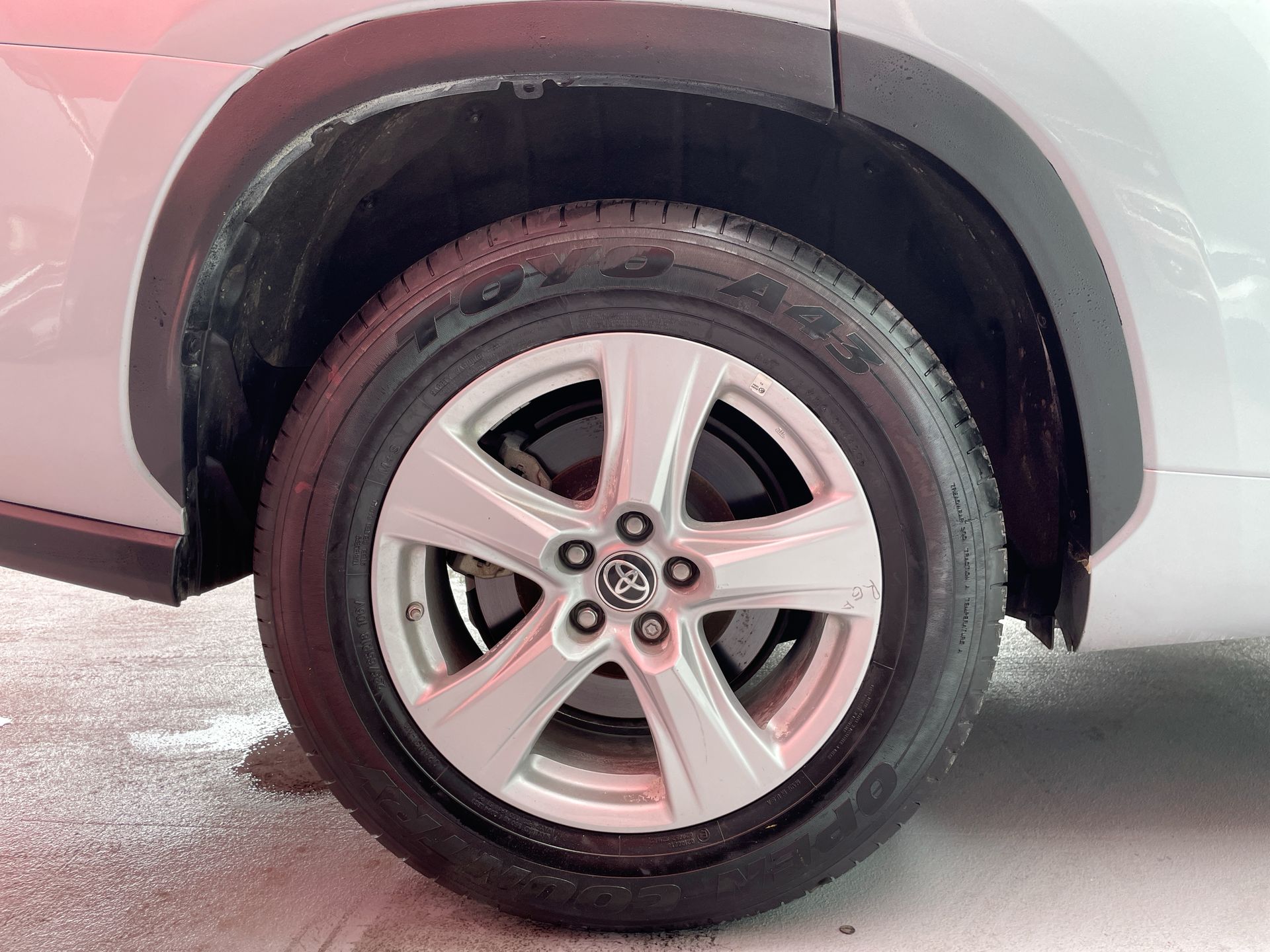 2021 Toyota HIGHLANDER LE