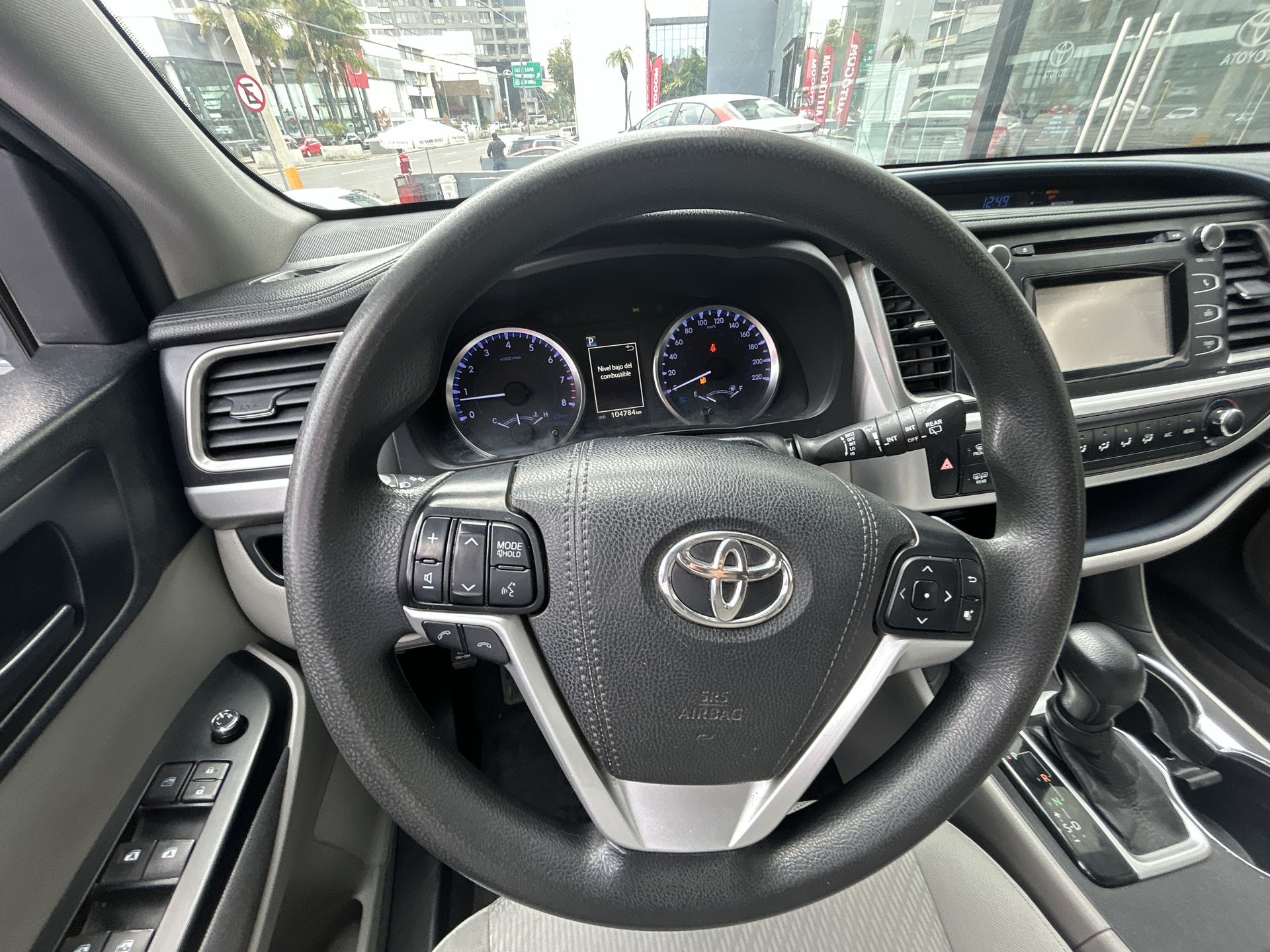 2019 Toyota HIGHLANDER LE