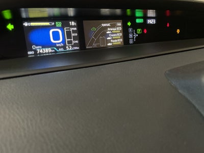 2022 Toyota PRIUS BASE