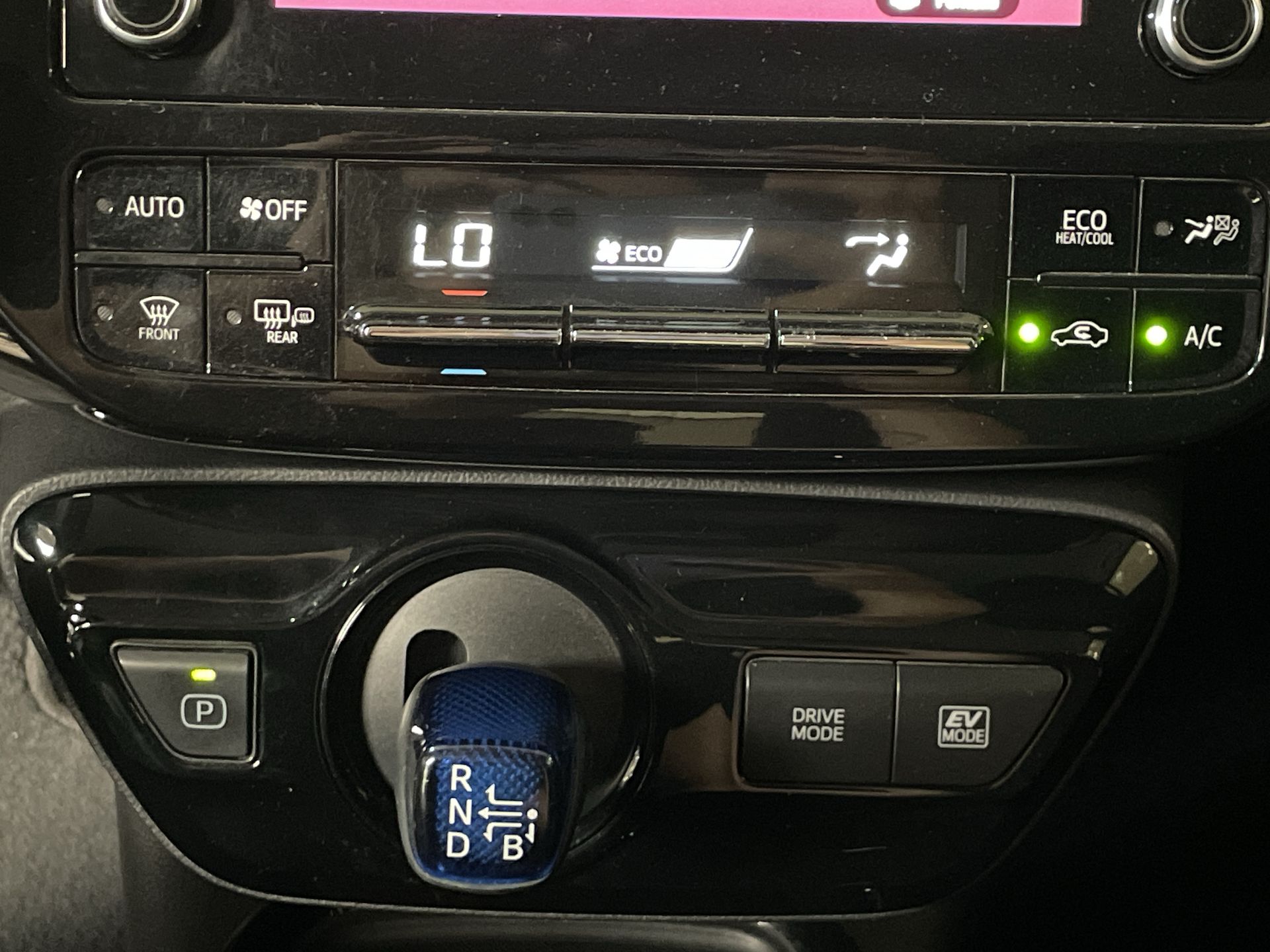 2022 Toyota PRIUS BASE